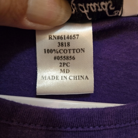 Pretty purple long sleeve cotton top. Great condition. Size medium/large. - Picture 3 of 5